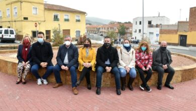 El presidente provincial, junto a la vicepresidenta, la diputada de Atención Ciudadana y el alcalde de Hellín en la Plaza de Sabino Cuerda