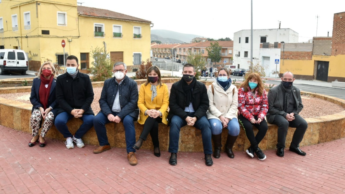 El presidente provincial, junto a la vicepresidenta, la diputada de Atención Ciudadana y el alcalde de Hellín en la Plaza de Sabino Cuerda