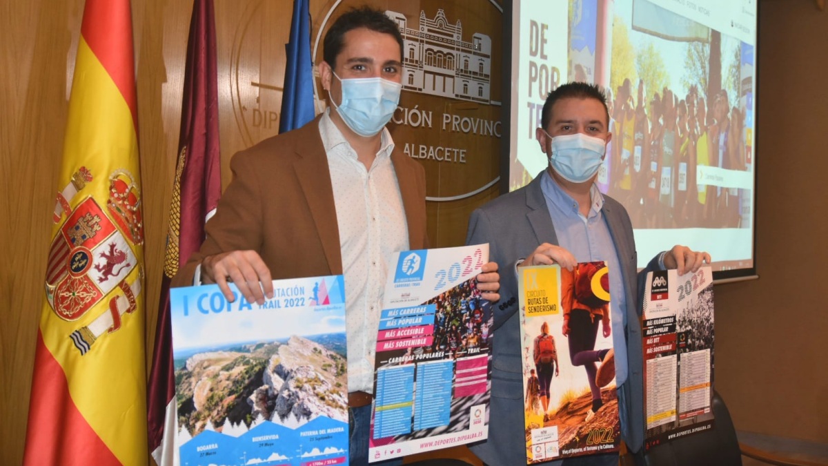 El presidente provincial y el diputado de deportes en la presentacion de los Circuitos Deportivos Provinciales