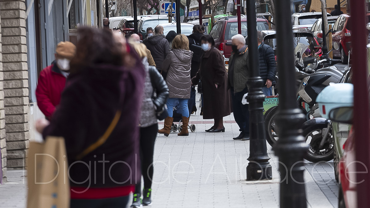 Gente paseando en Albacete