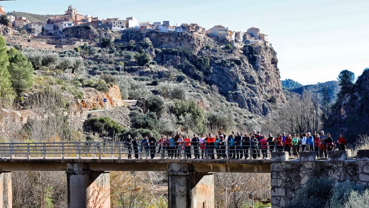 Un momento de la jornada de senderismo celebrada en Liétor (Albacete)