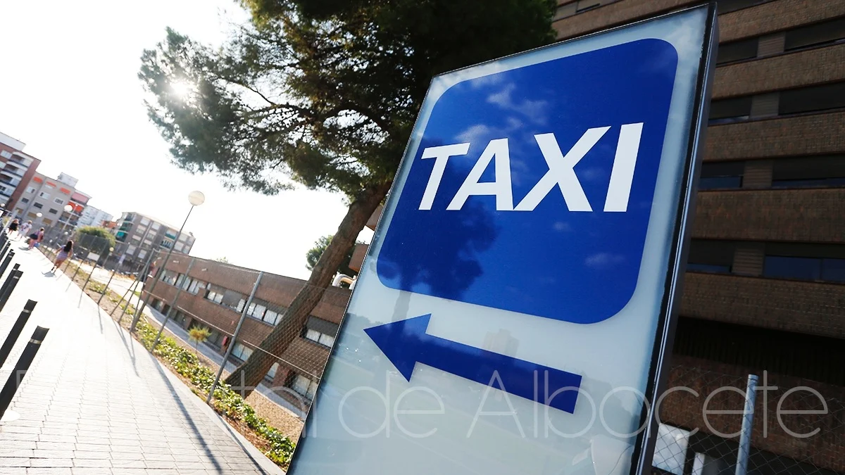 Parada de taxi en el Hospital de Albacete