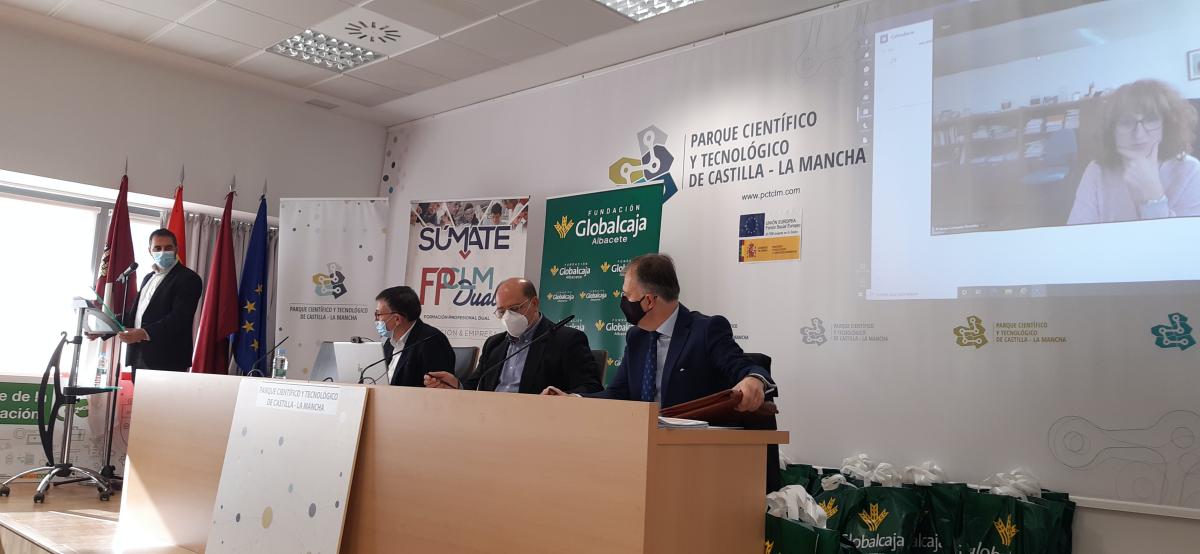 La primera edición del proyecto “DUALTEC” finaliza con un alto grado de empleabilidad gracias a la formación del alumnado y su conexión directa con el sector tecnológico