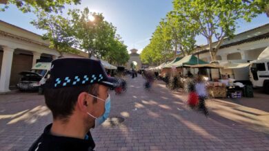 Un agente de la Policía Local de Albacete en Los Invasores