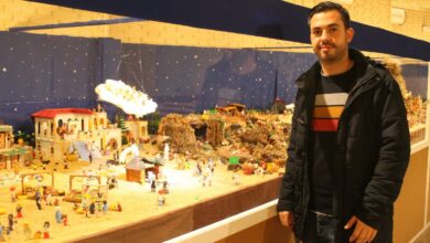 Julián Gil, creador del belén de Playmobil en la Capilla de Nuestra Sra. de las Angustias de Albacete