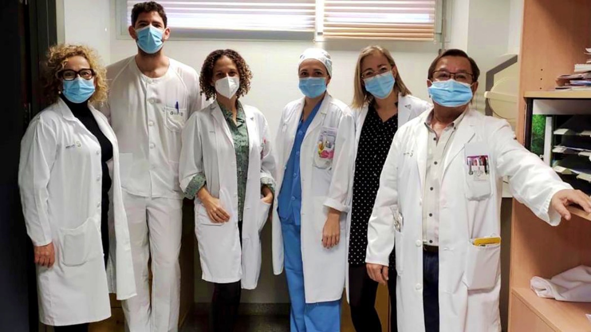El servicio de Ginecología del Hospital de Manzanares realiza la primera cirugía con una técnica novedosa que no deja cicatrices visibles