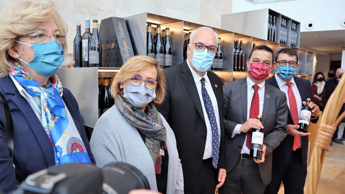 Visita a la cooperativa ‘Jesús del Perdón-Bodegas Yuntero’ en Manzanares