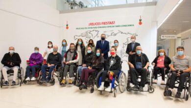 Por un mundo con más ciencia y más consciencia, lema de la pared de los deseos instalada en Parapléjicos durante la Navidad 2021