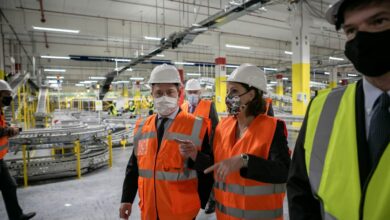 El presidente de Castilla-La Mancha, Emiliano García-Page; y la consejera e Economía, Patricia Franco