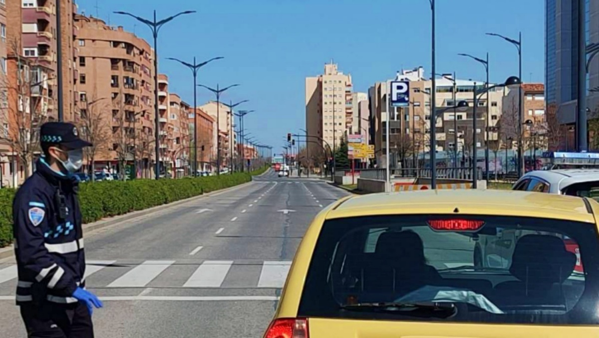 Control de la Policía Local de Albacete durante el confinamiento en marzo de 2020