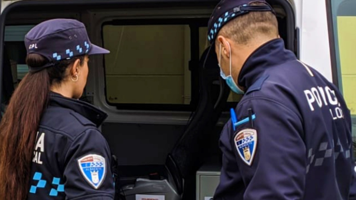 Dos agentes de la Policía Local de Albacete en una foto de archivo