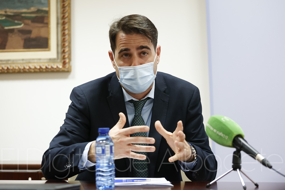 El director de la correduría Barrón, César Barrón