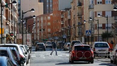Gente paseando por las calles de Albacete / Imagen de archivo