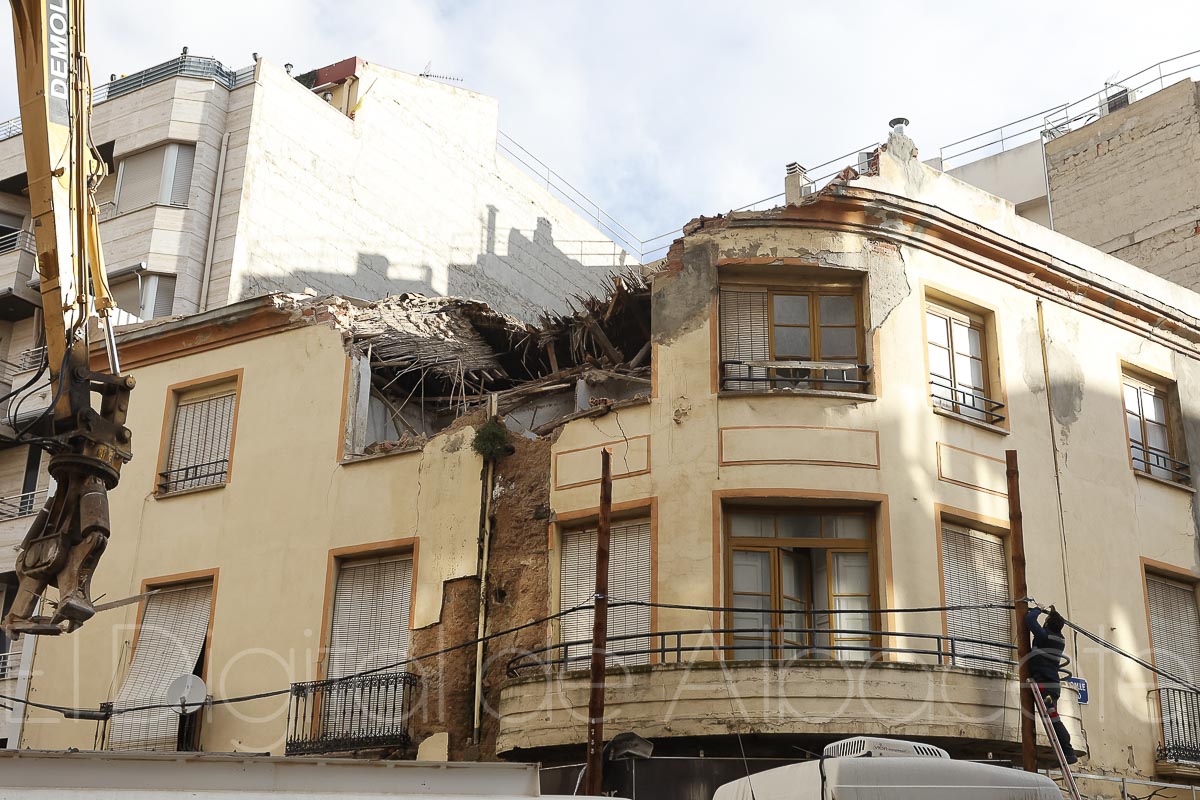 El Ayuntamiento de Albacete requería a los propietarios para reparar la fachada del edificio / Fotos: Ángel Chacón
