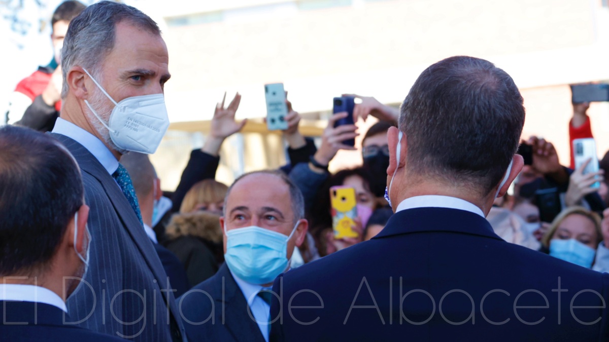 Emilio Sáez, alcalde de Albacete, y el Rey Felipe VI