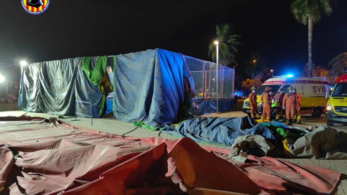 Hinchable caído en la feria de Mislata / Foto: CONSORCIO BOMBEROS VALENCIA