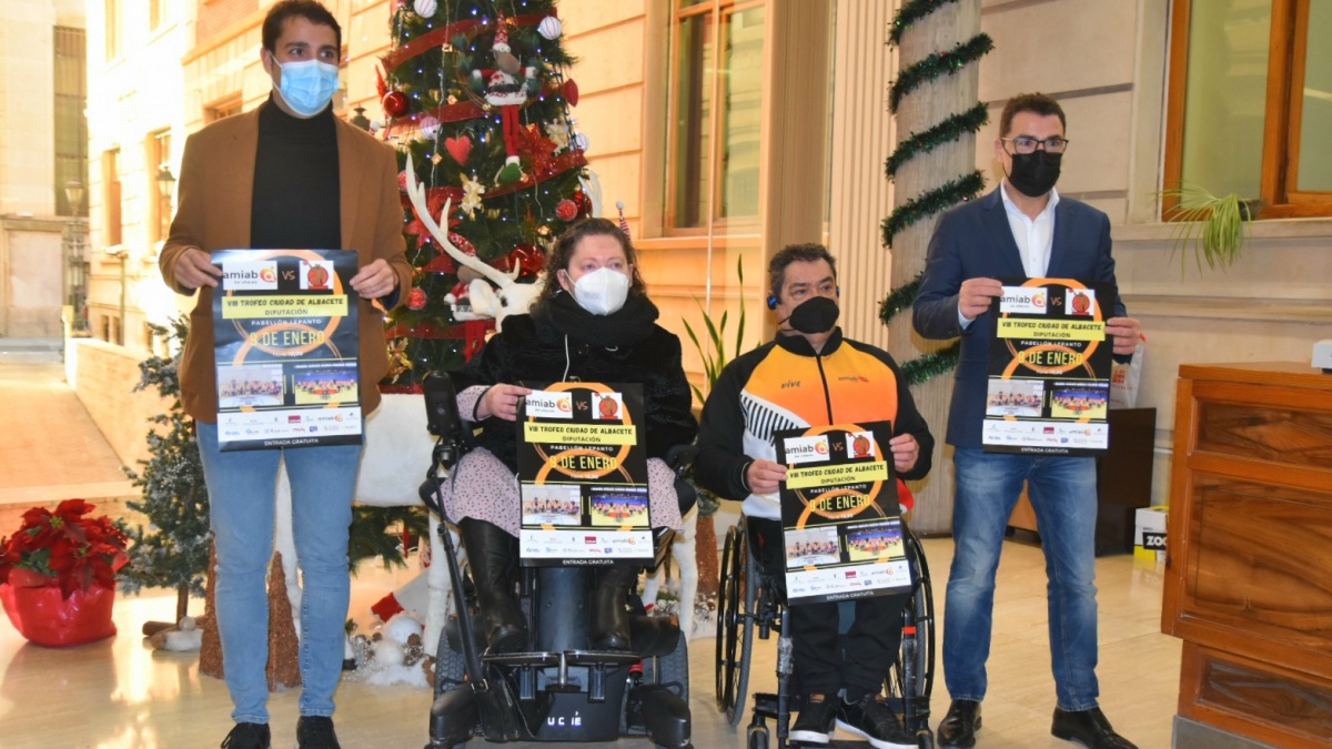Foto de familia en la Diputación de Albacete