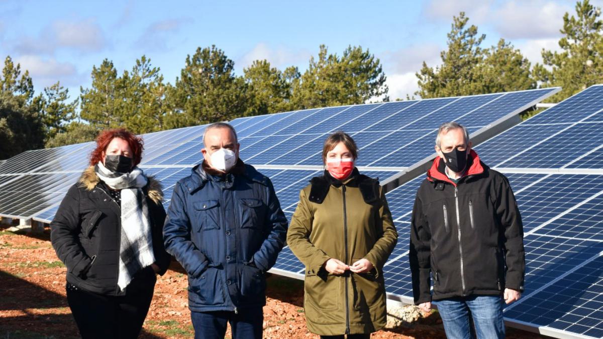 La Diputación de Albacete impulsa en Vianos una instalación pionera de energía solar fotovoltaica para garantizar el abastecimiento de agua potable en la localidad