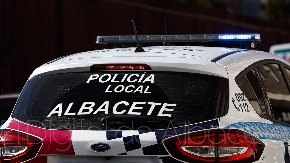 Vehículo de la Policía Local de Albacete