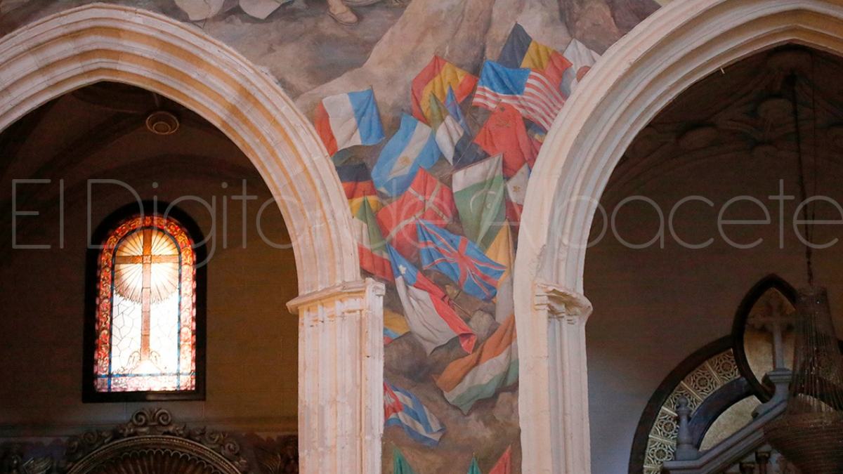 Detalles de los lienzos que decoran la Catedral de Albacete