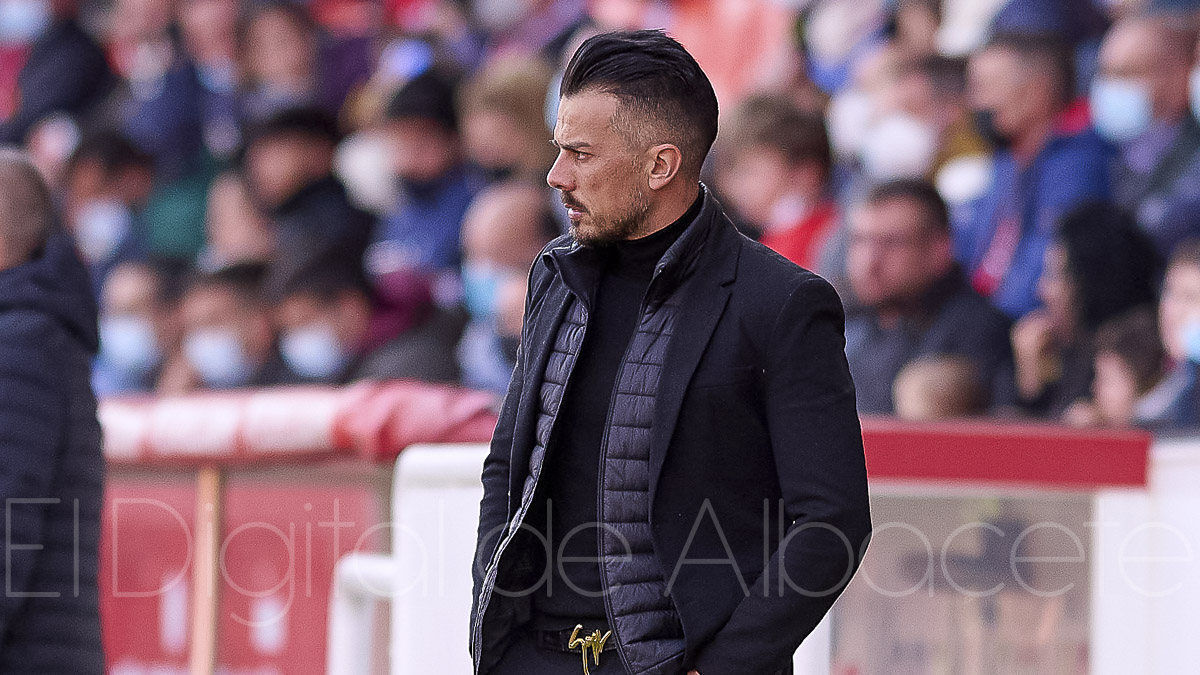 El técnico del Albacete, Rubén de la Barrera