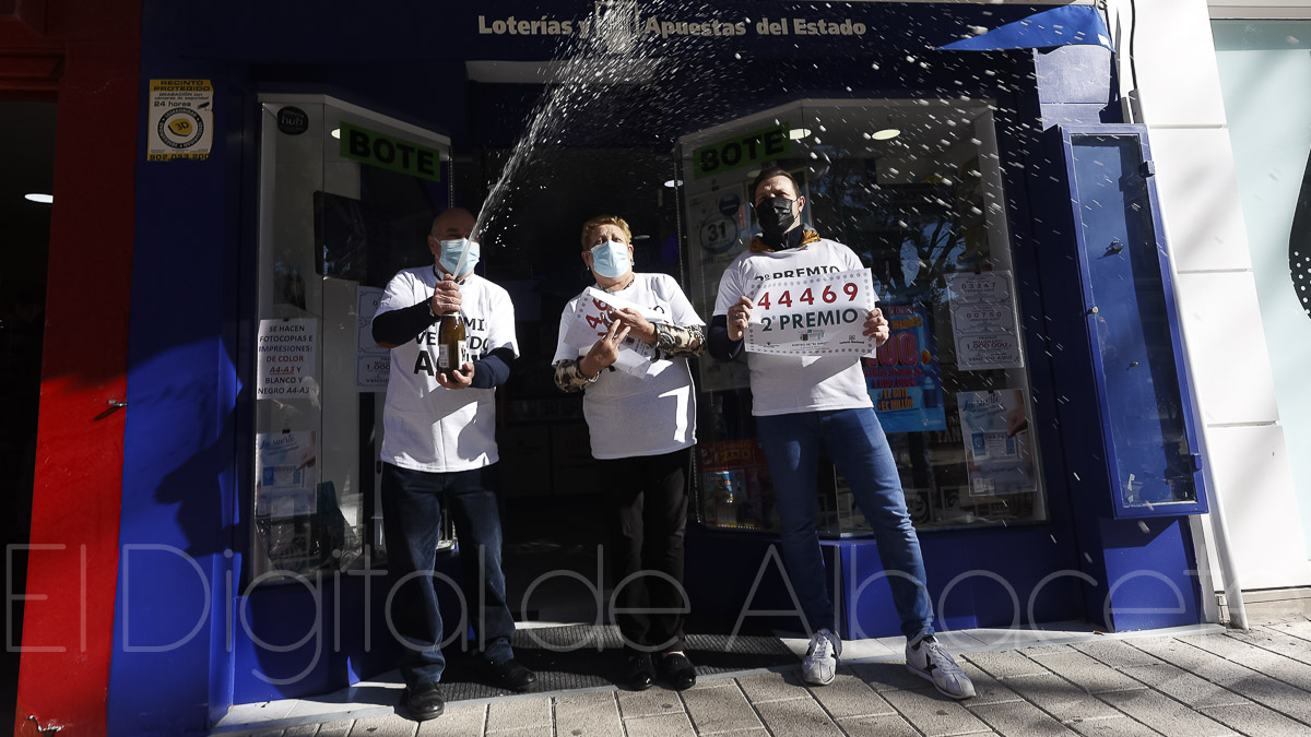 Administración de Lotería de Albacete donde se ha vendido décimos del Segundo Premio del Sorteo de El Niño / Foto: Ángel Chacón