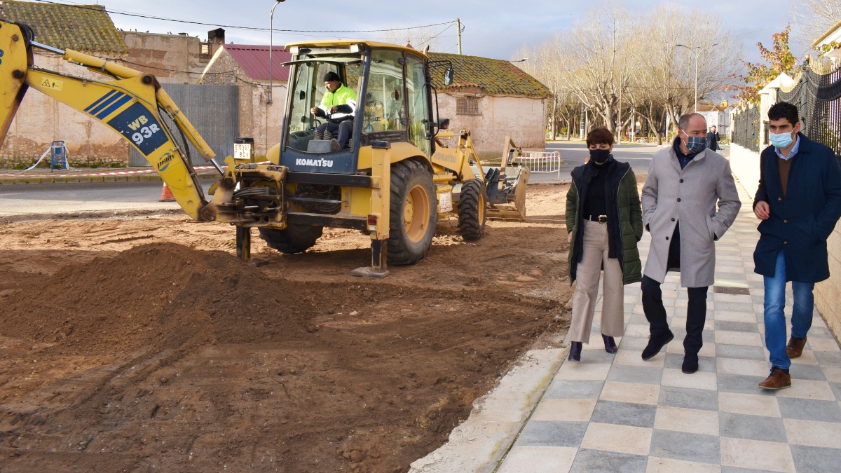 Emilio sáez califica de “histórico” el plan de asfaltado y acerado que se está llevando a cabo en las pedanías de albacete