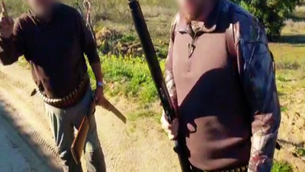 Dos cazadores en Castilla-La Mancha