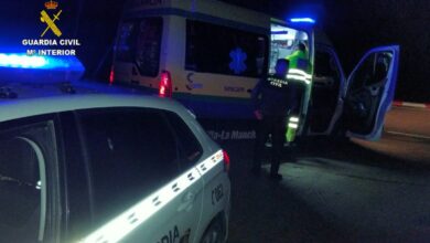 La Guardia Civil socorre a un anciano que se había desorientado en un camino