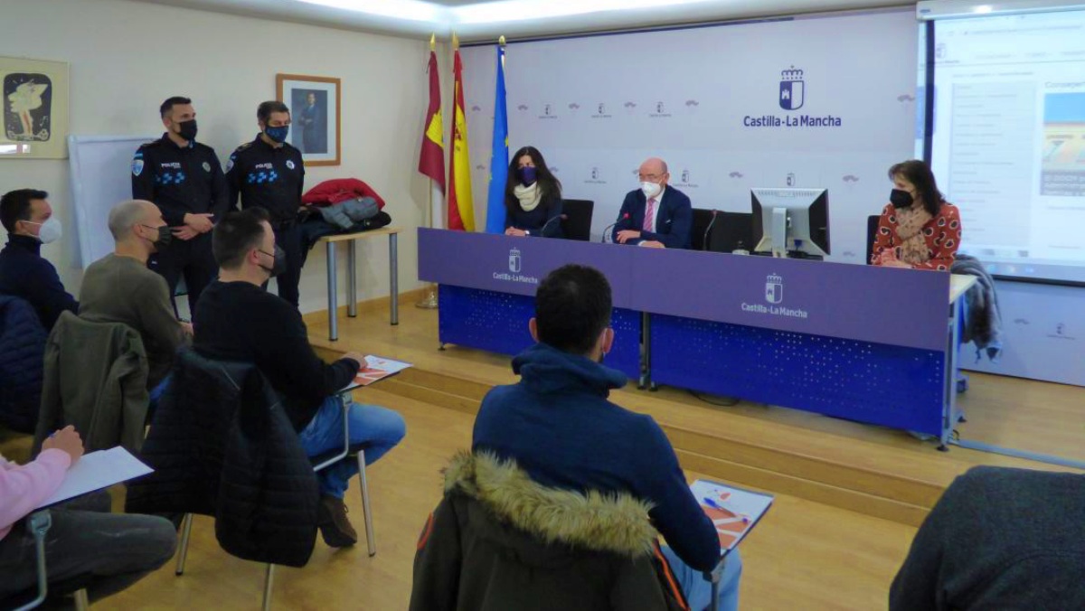 Un momento del curso de formación donde participan los policías de Albacete