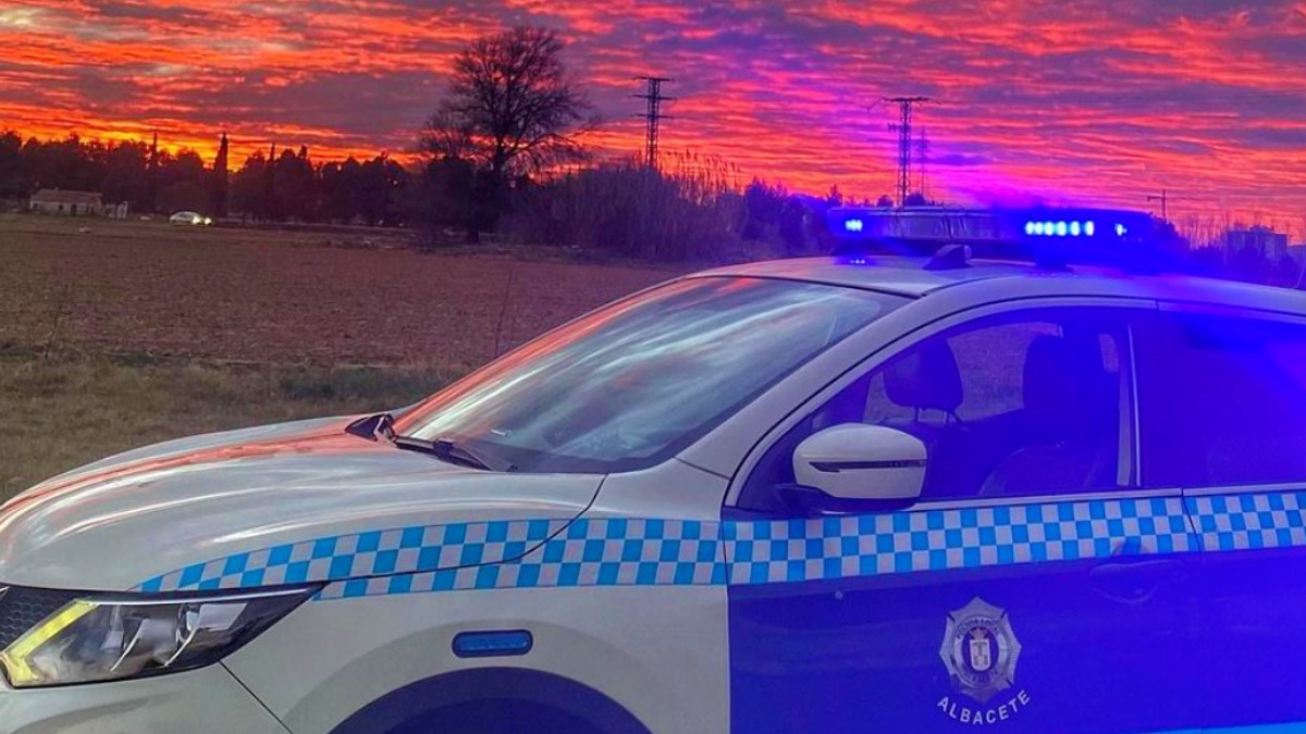 Un coche de la Policía Local de Albacete en una foto de archivo