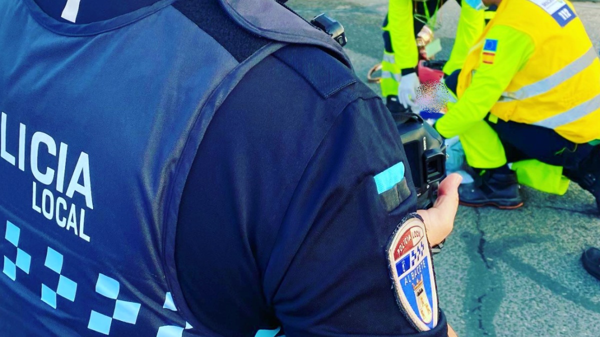 Sanitarios y Policía Local de Albacete - Foto de archivo