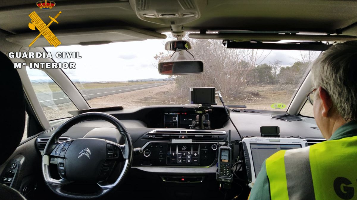 La Guardia Civil de Albacete investiga al conductor de un turismo que duplicaba el límite de velocidad