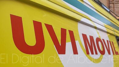 Una UVI móvil en Albacete - Foto de archivo