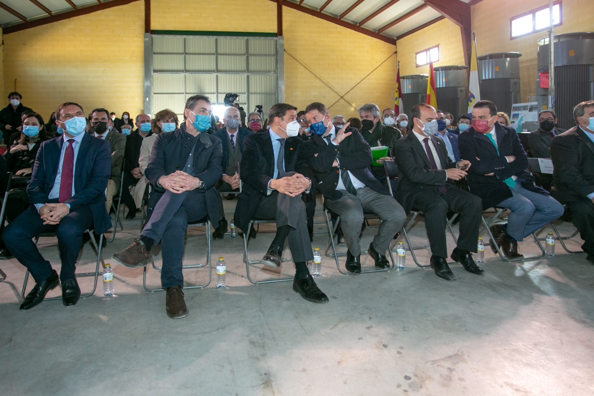 El presidente de Castilla-La Mancha, Emiliano García-Page, ha visitado, junto al ministro de Agricultura, Pesca y Alimentación, Luis Planas, las obras de transformación en regadío de las zonas regables de Leganiel (Cuenca) e Illana (Guadalajara) / Imagen: JCCM