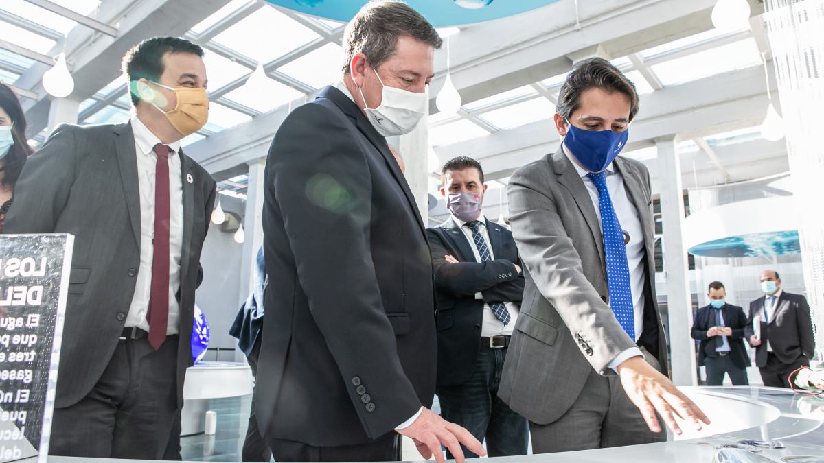 El presidente de Castilla-La Mancha, Emiliano García-Page, visita el Centro de Interpretación del Agua y la Torre del Agua / JCCM