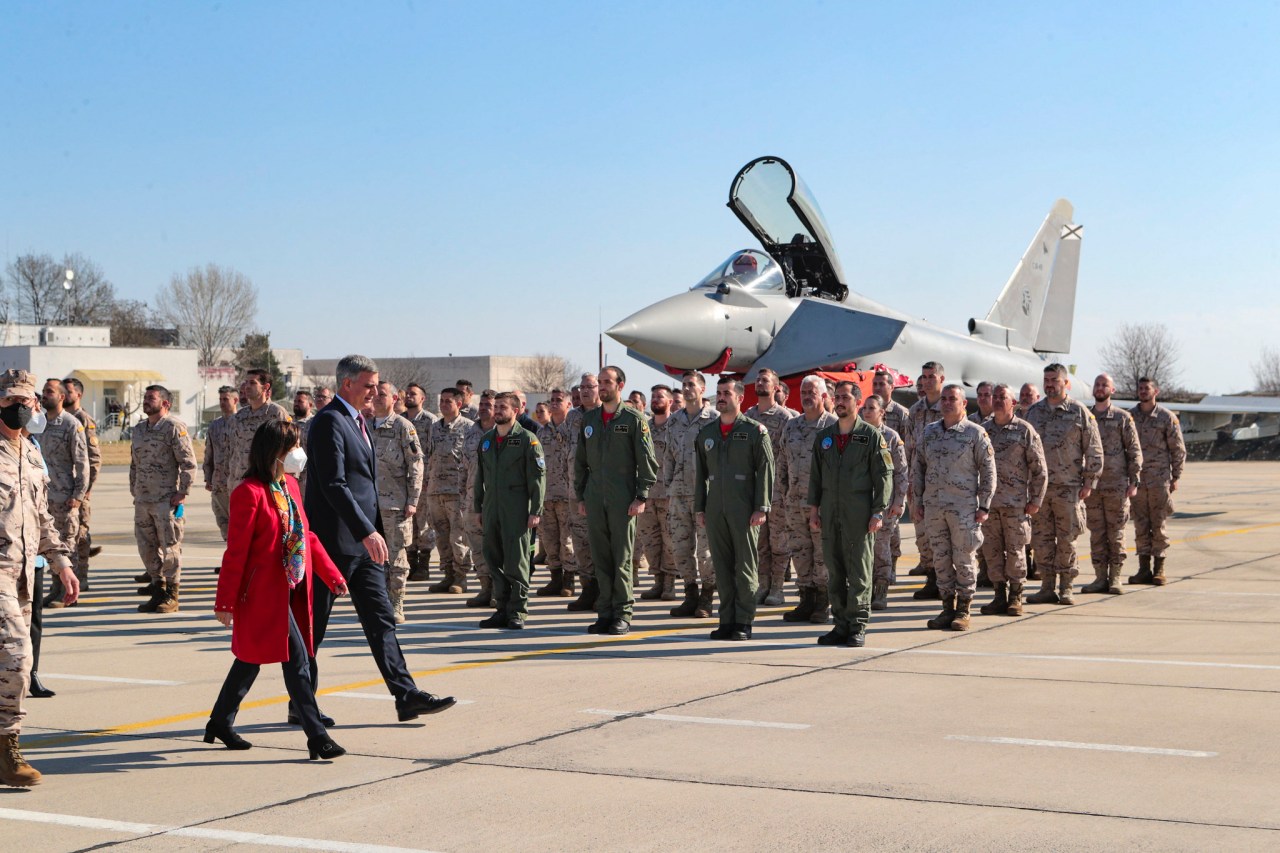 La ministra de Defensa visita al contingente del ALA 14 de Albacete del Ejército del Aire desplegado en Bulgaria / Ministerio de Defensa