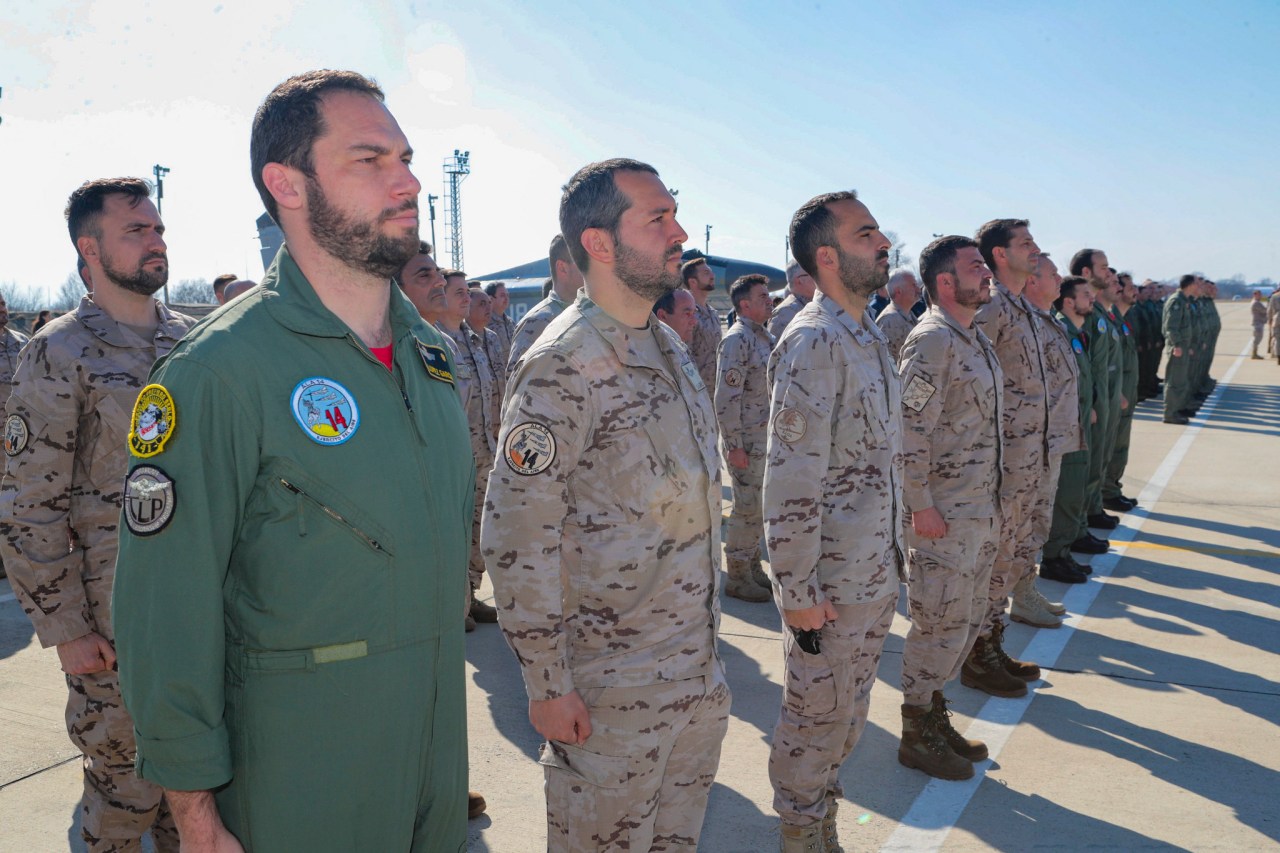 La ministra de Defensa visita al contingente del ALA 14 de Albacete del Ejército del Aire desplegado en Bulgaria / Ministerio de Defensa