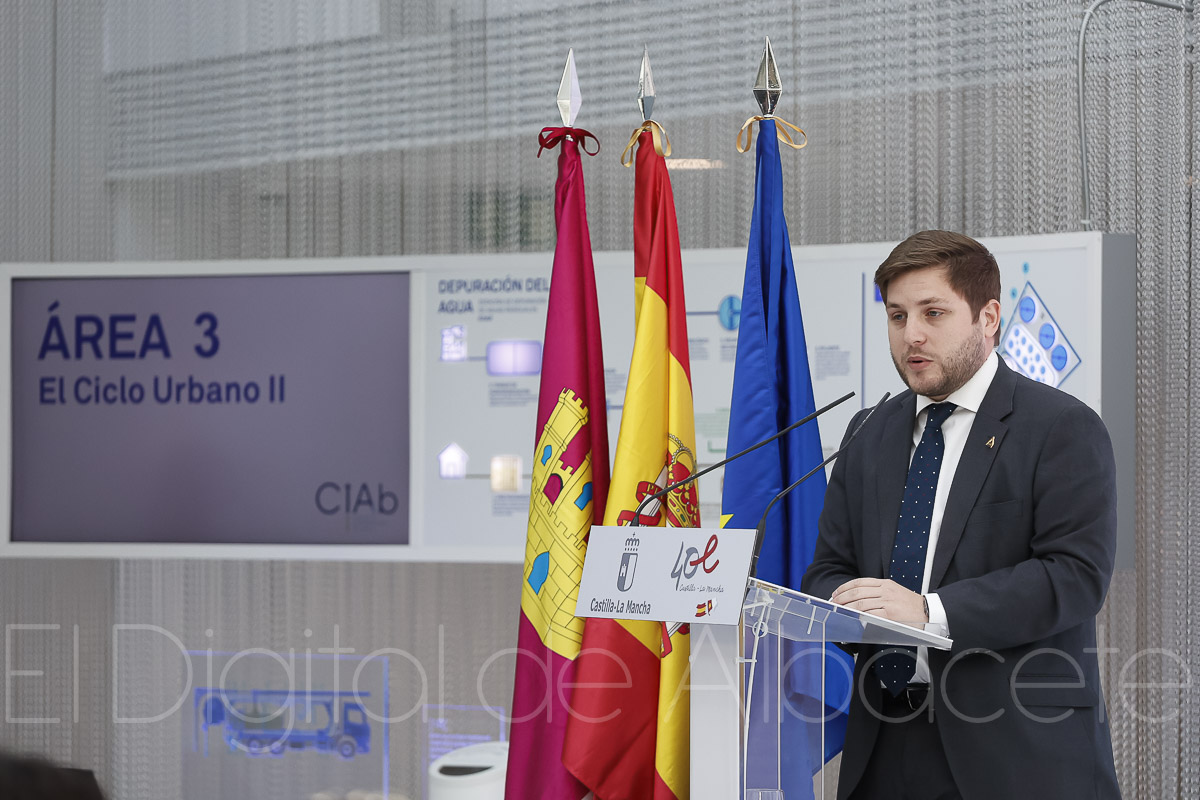 El consejero de Fomento, Nacho Hernando, durante su intervención en la presentación del estudio de viabilidad de este importante proyecto para Albacete