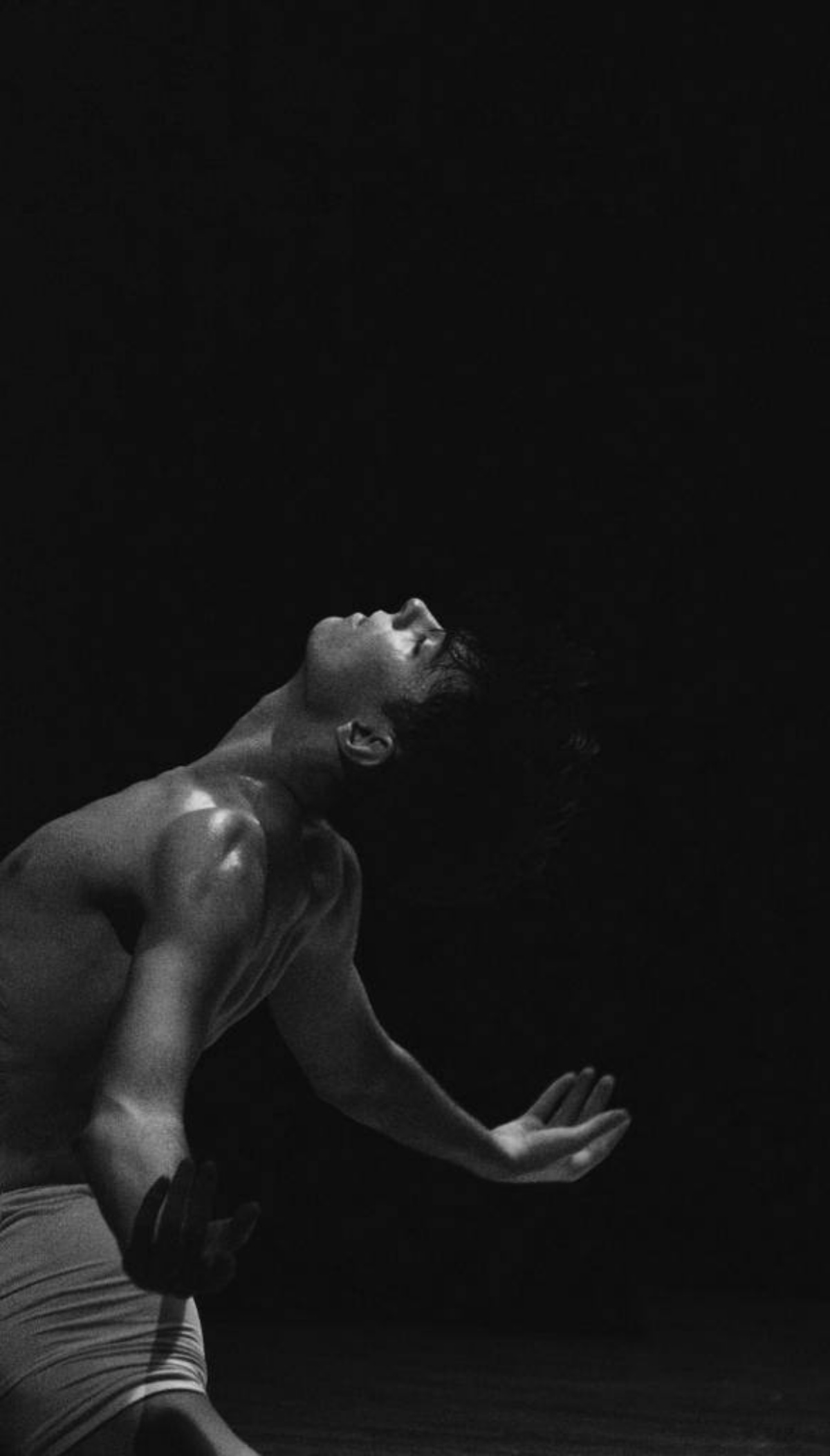 Ismael Olivas en un momento del espectáculo de danza 'Amare' en Albacete / Imagen: Benito Gil