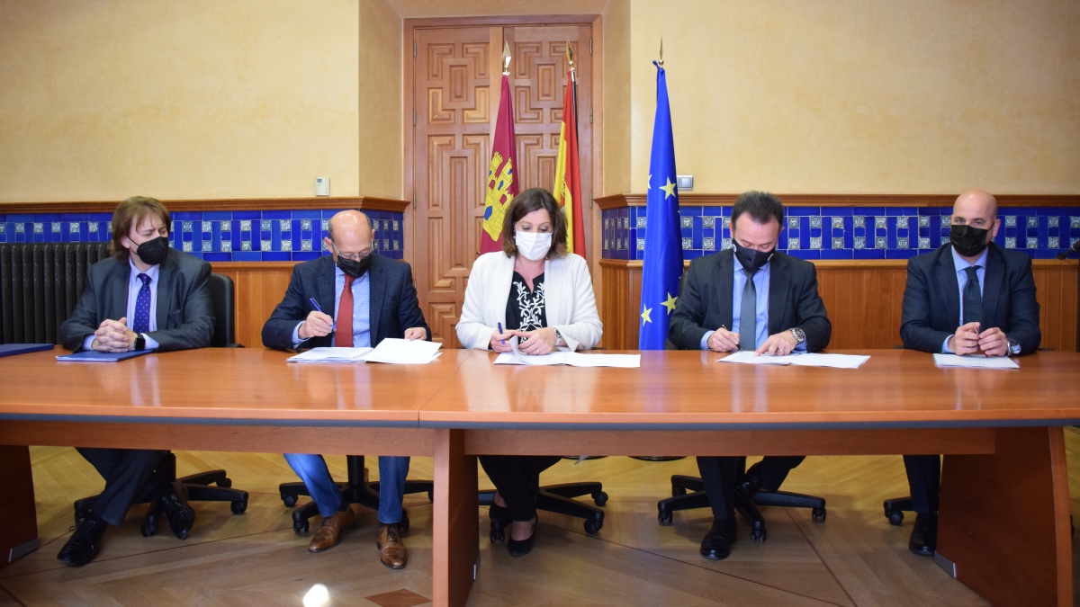 El Gobierno de Castilla-La Mancha firma un convenio para el desarrollo de los instrumentos financieros del Reto D / Imagen: JCCM