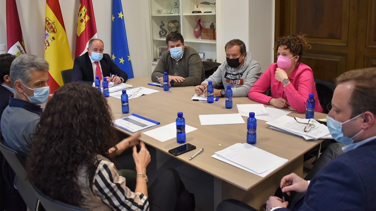 El alcalde de Albacete presenta a empresarios y sindicatos el proyecto de Presupuestos Municipales para 2022 / Imagen Ayuntamiento Albacete