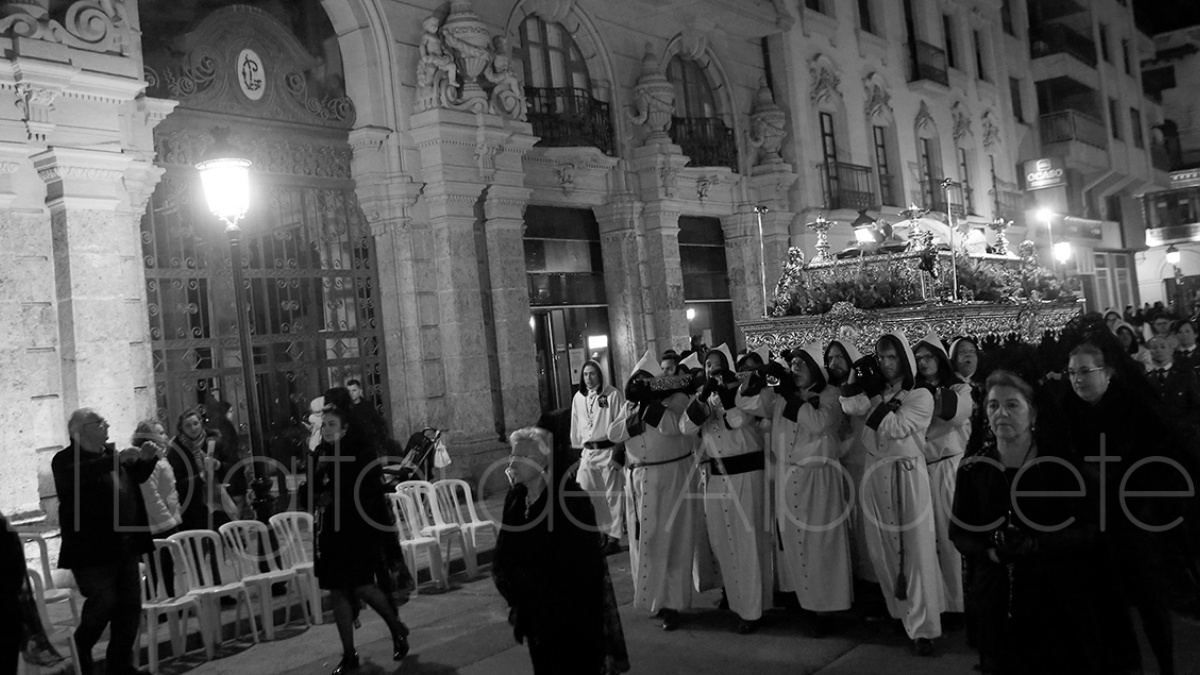 Imagen del Cristo Yacente por las calles de Albacete / Imagen de archivo