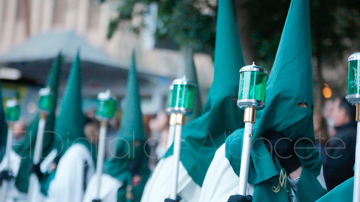 Nazarenos de la Macarena en Albacete / Imagen de archivo