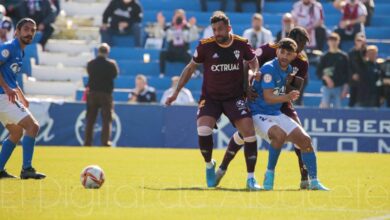 Alberto Jiménez en un lance del Linares - Albacete