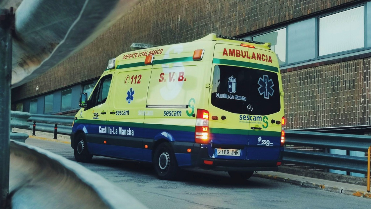 Ambulancia llegando al Hospital de Albacete