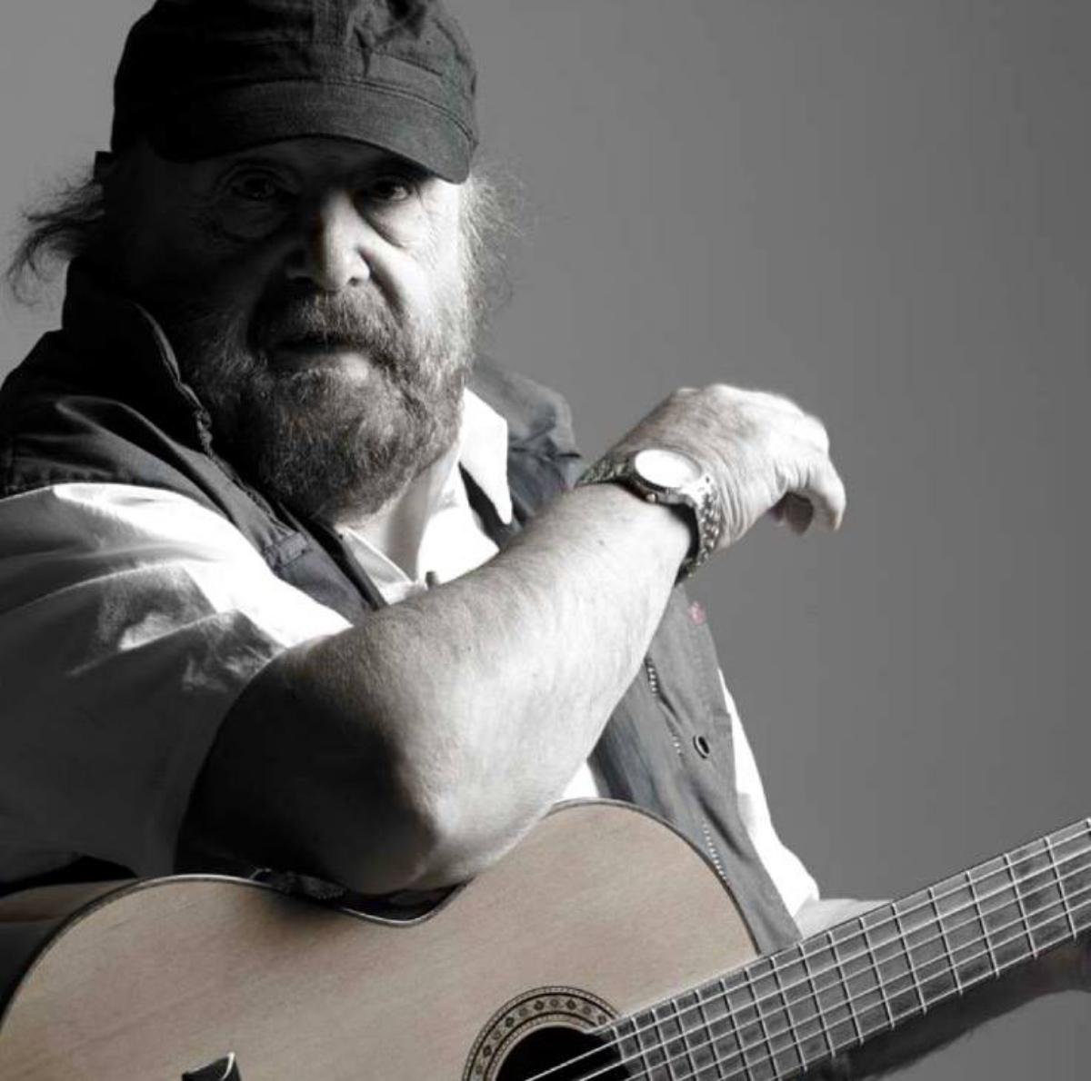 El cantautor y compositor albaceteño Carlos Luengo