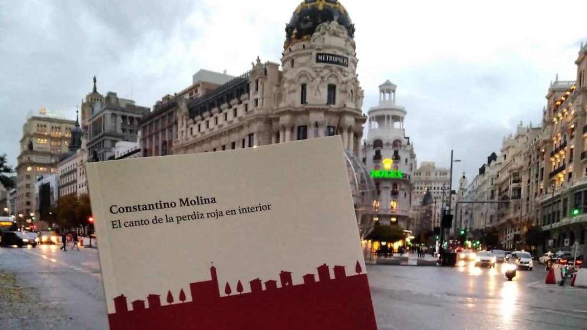 El escritor albaceteño Constantino Molina cambia de registro, de la poesía a la prosa, con su nueva obra ‘El canto de la perdiz roja en interior’