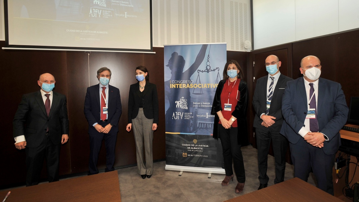 La ministra de Justicia Pilar Llop junto al presidente del TSJ de Castilla La Mancha, Vicente Rouco