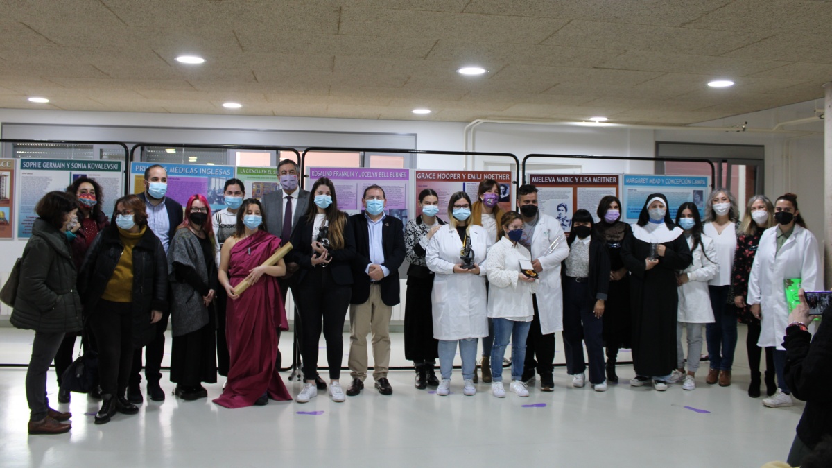 La consejera de Igualdad y portavoz del Gobierno regional, Blanca Fernandez, clausura la Semana de las Mujeres en la Ciencia organizada en este instituto de Castilla-La Mancha / Imagen: JCCM